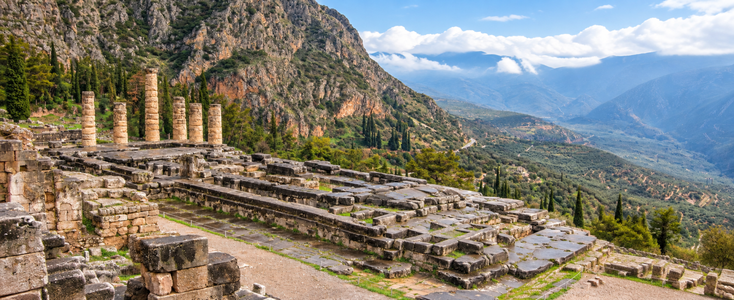 The-Temple-of-Apollo-Delfi